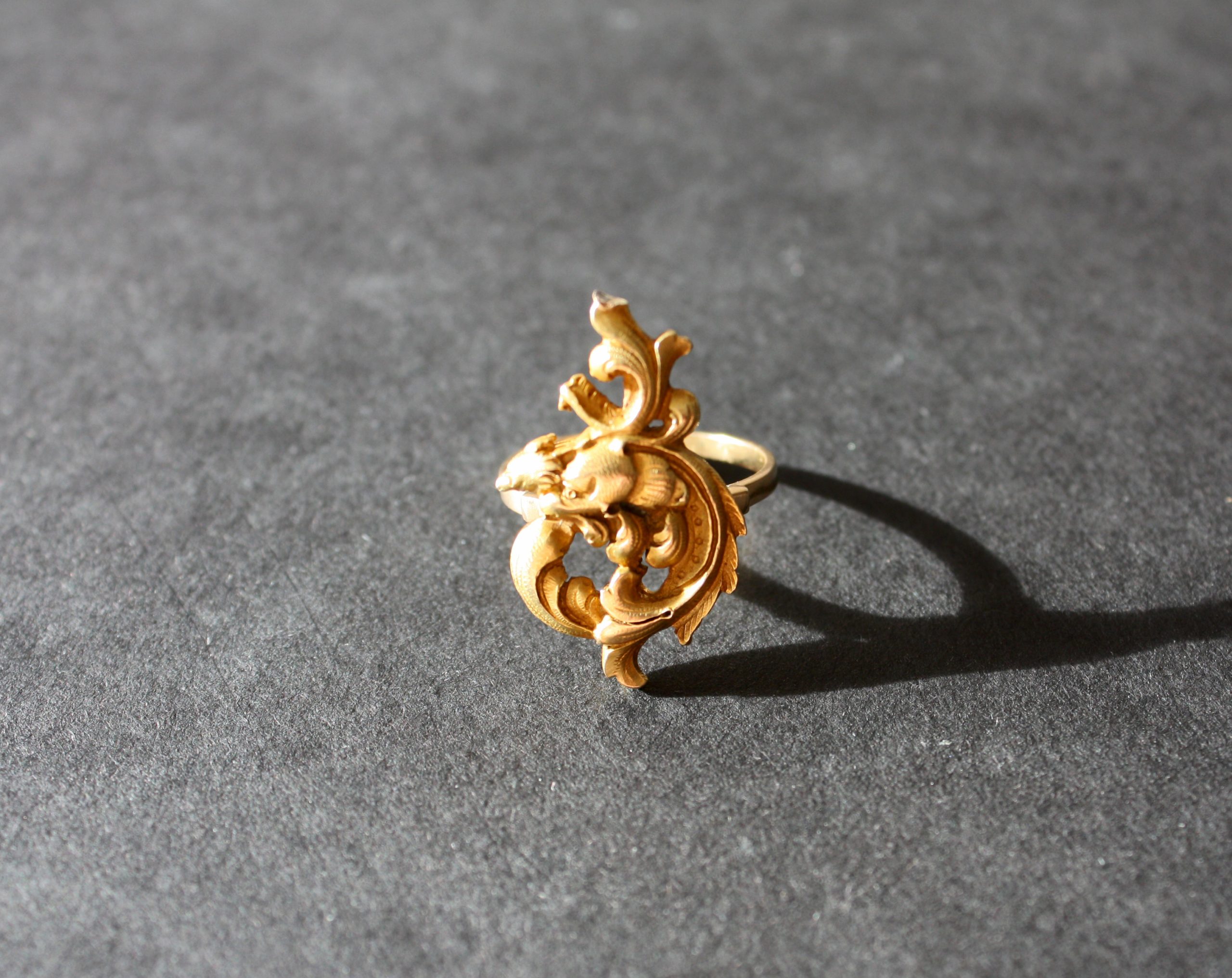 Unique piece, a fantastic antique french chimera ring in 18K gold, in Art Nouveau.